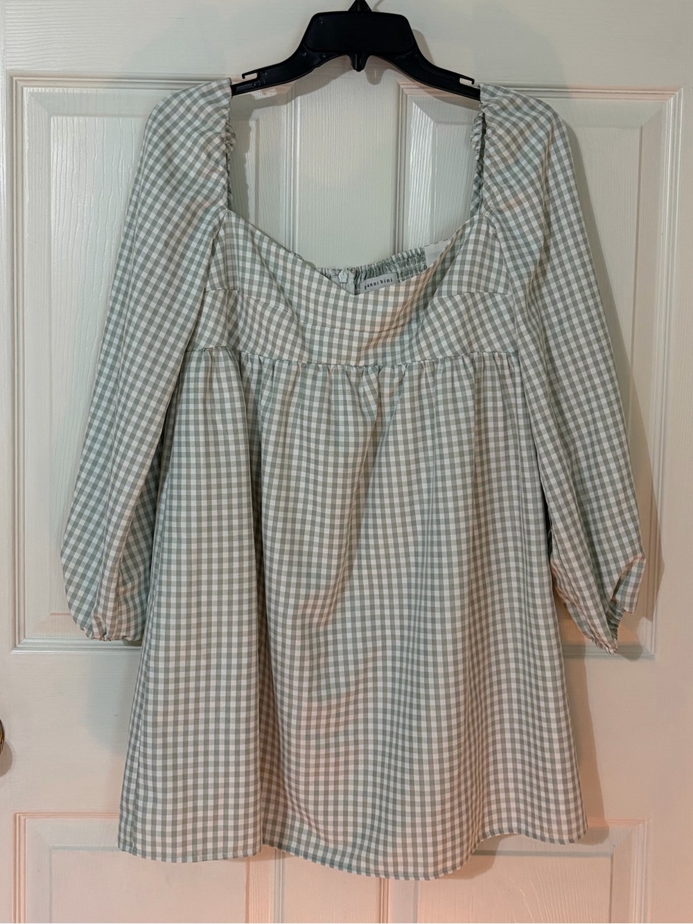 Gianni Bini Gingham Peasant dress in Soft Sage and White